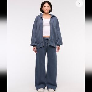 A & F SEALED! NWT! Essential Oversized Jogger 2pc Set in Vintage Indigo. Sz XL/L